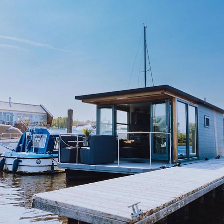 Modern Houseboat With Air Conditioning Located In Marina Uitgeest Eksteriør bilde