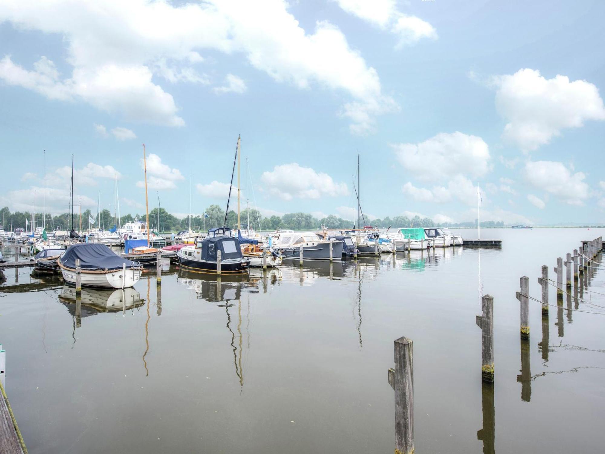 Modern Houseboat With Air Conditioning Located In Marina Uitgeest Eksteriør bilde