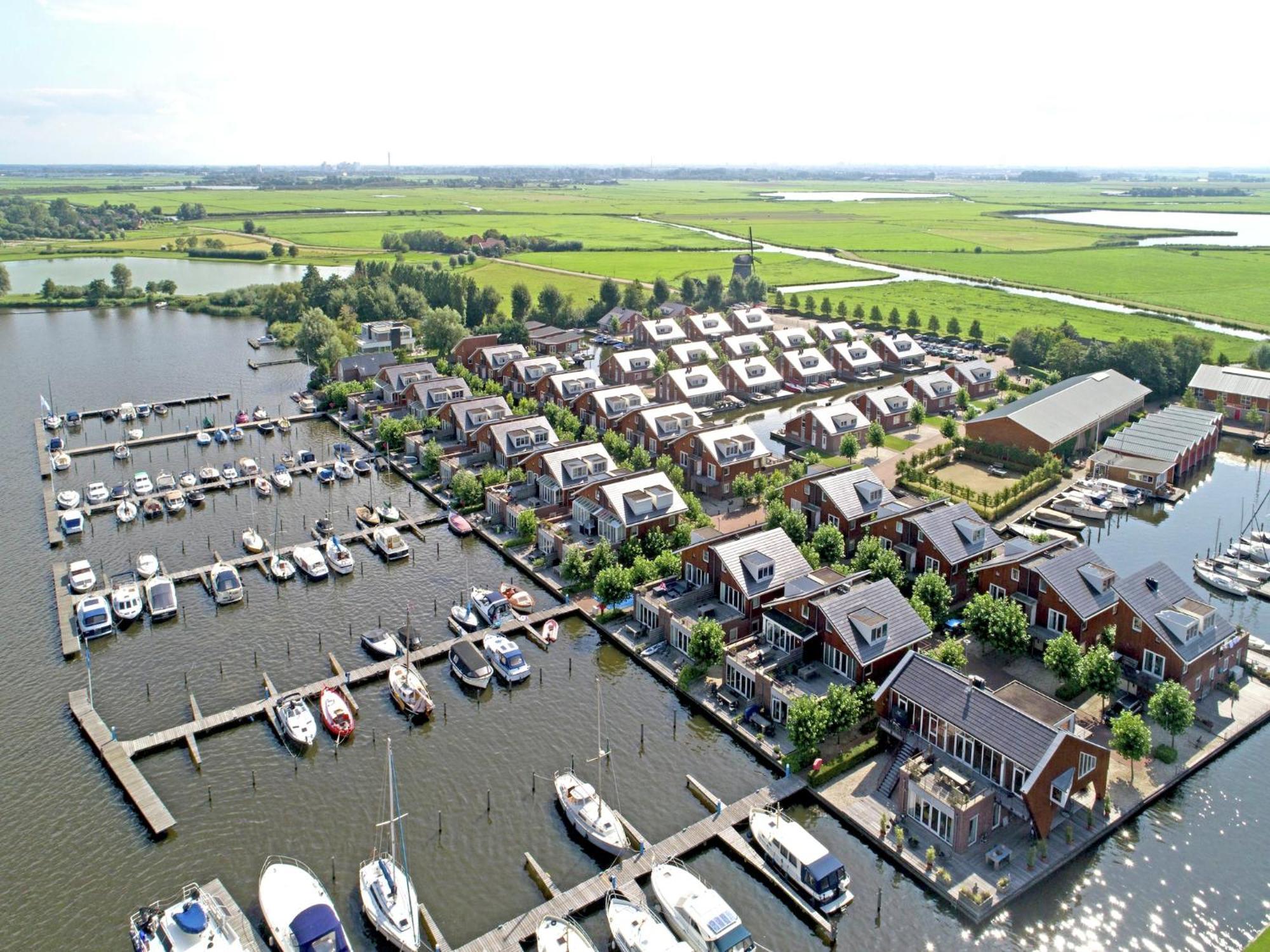 Modern Houseboat With Air Conditioning Located In Marina Uitgeest Eksteriør bilde