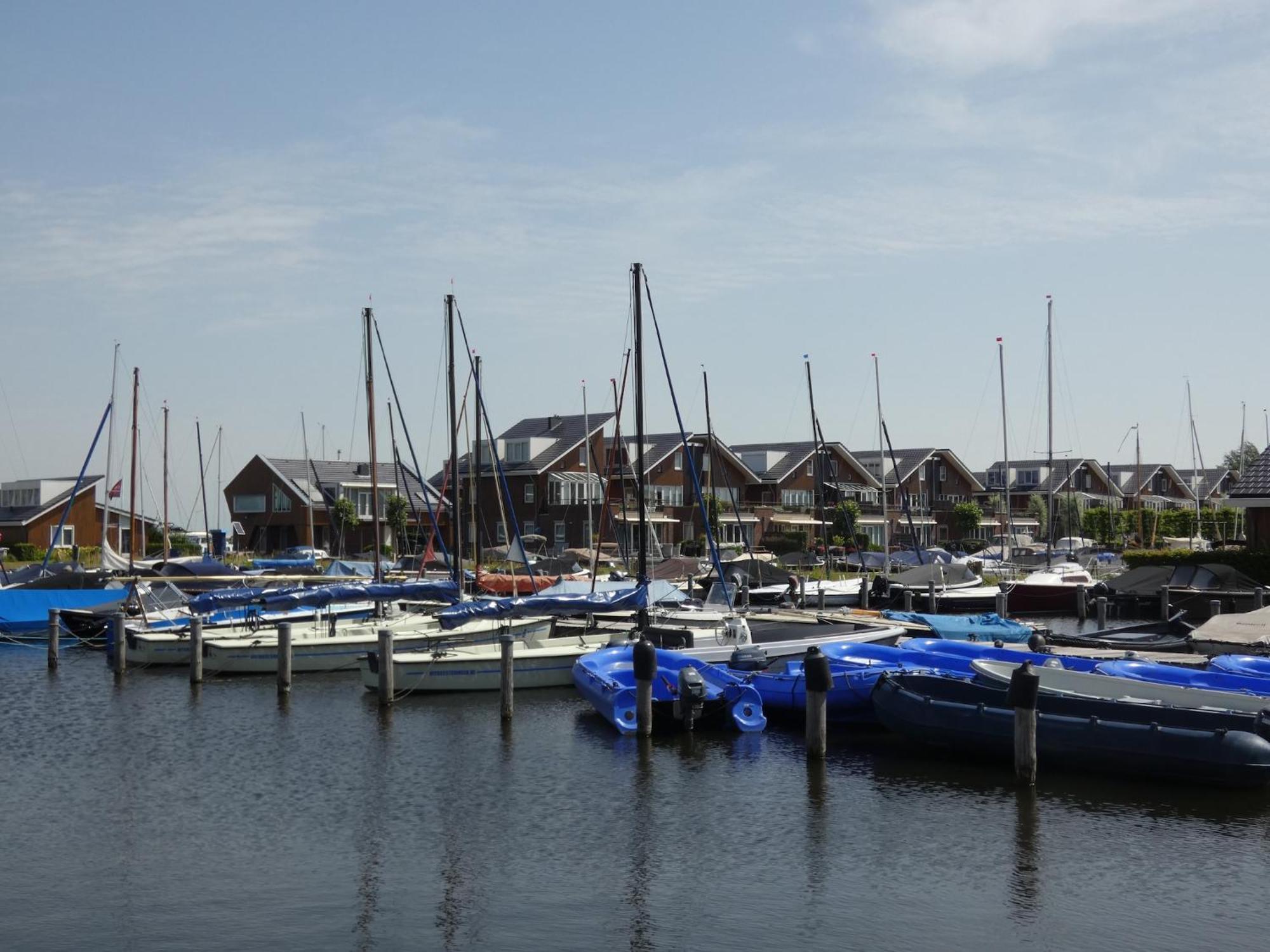 Modern Houseboat With Air Conditioning Located In Marina Uitgeest Eksteriør bilde